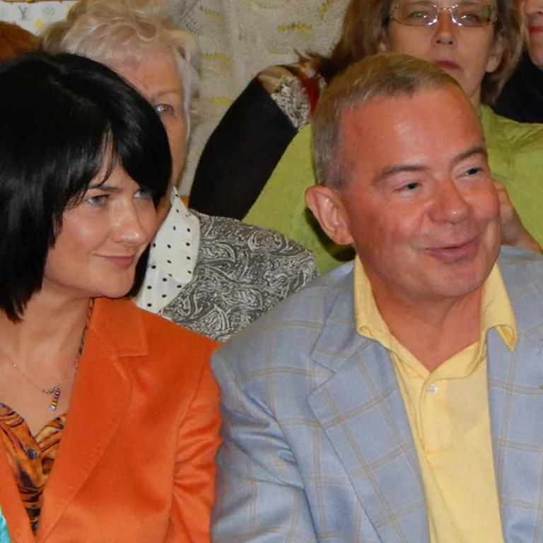 Aivars Lembergs ar mīļoto sievieti Kristīni Krasovsku Maestro Paula un dzejnieka Rača koncertā