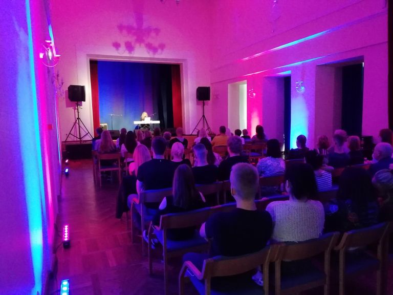 Rakvere kultuurikeskuse saalis toimus reedel heategevuslik kontsert "Kõik ühe eest".