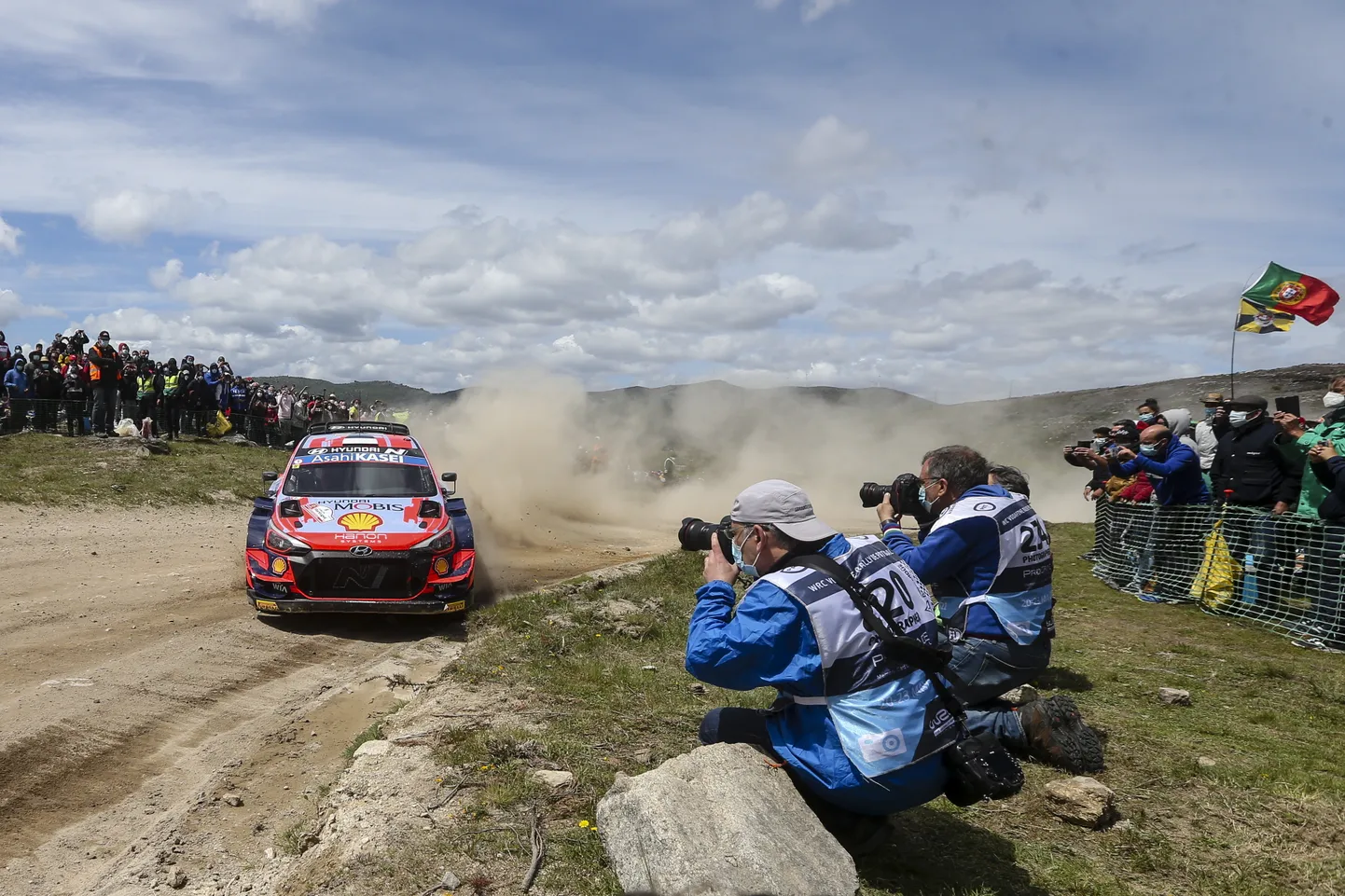 Nii Ott Tänak (pildil) kui ka Thierry Neuville oli sunnitud sama probleemiga katkestama.