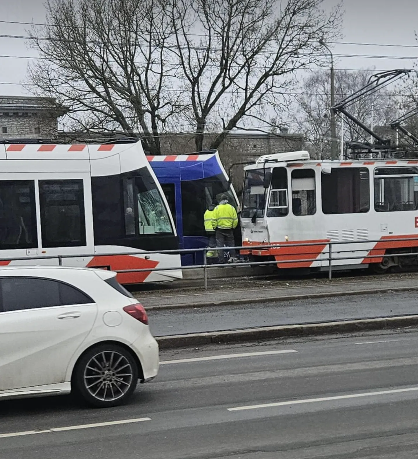 Tallinnas põrkasid kokku kaks trammi