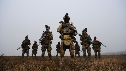 Ukraina otrdien nogalinājusi vai ievainojusi tūkstoti krievu iebrucēju