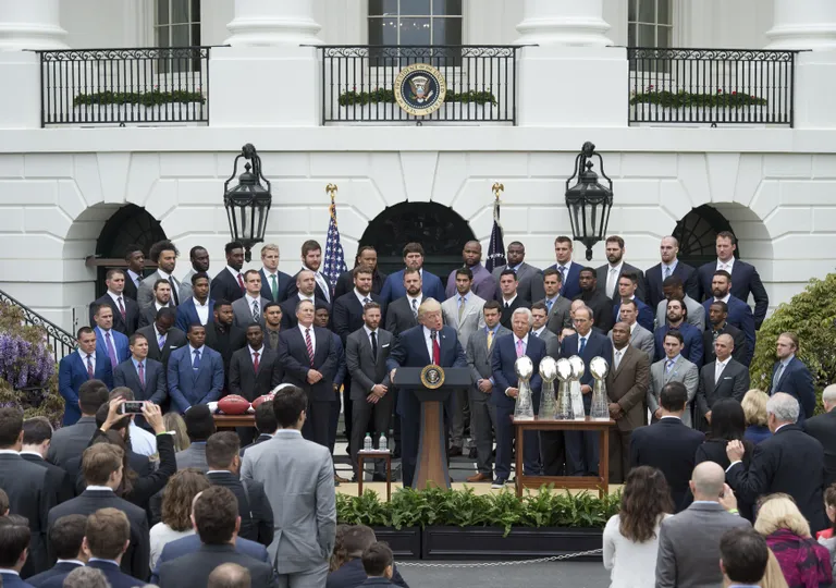 Super Bowli võitnud New England Patriotsi meeskond Valges Majas president Donald Trumpi vastuvõtul. FOTO: Sipa USA/Scanpix