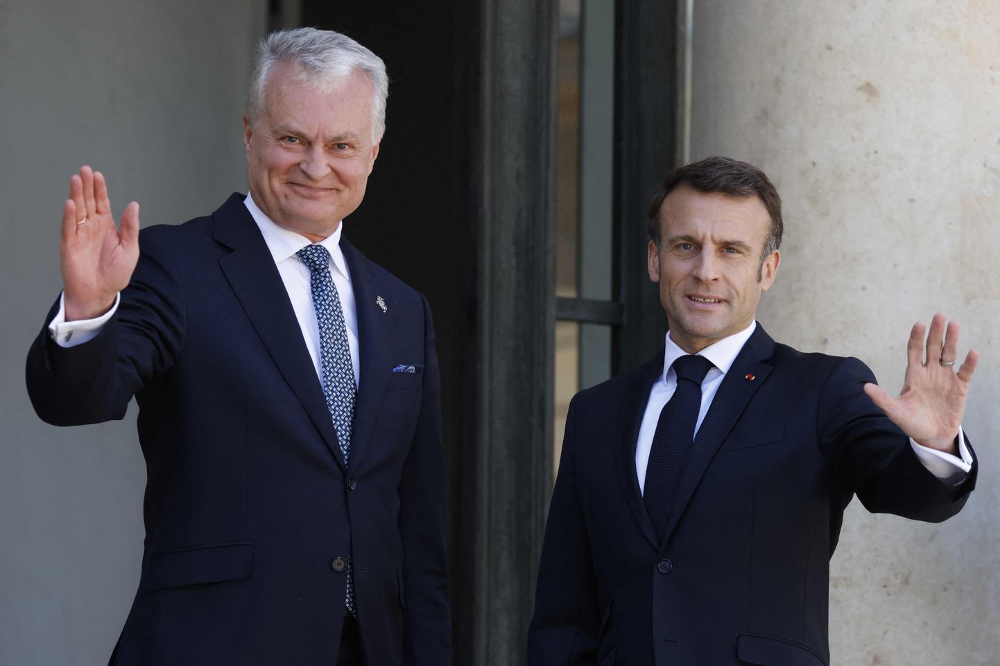 Leedu president Gitanas Nausėda (vasakul) ja Prantsuse president Emmanuel Macron (paremal) Pariisis 24. mai 2023.