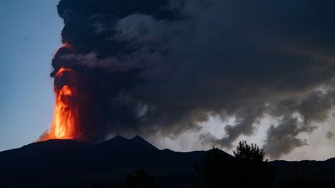 Catania lennujaam vähendas Etna aktiivsuse tõttu lendude arvu