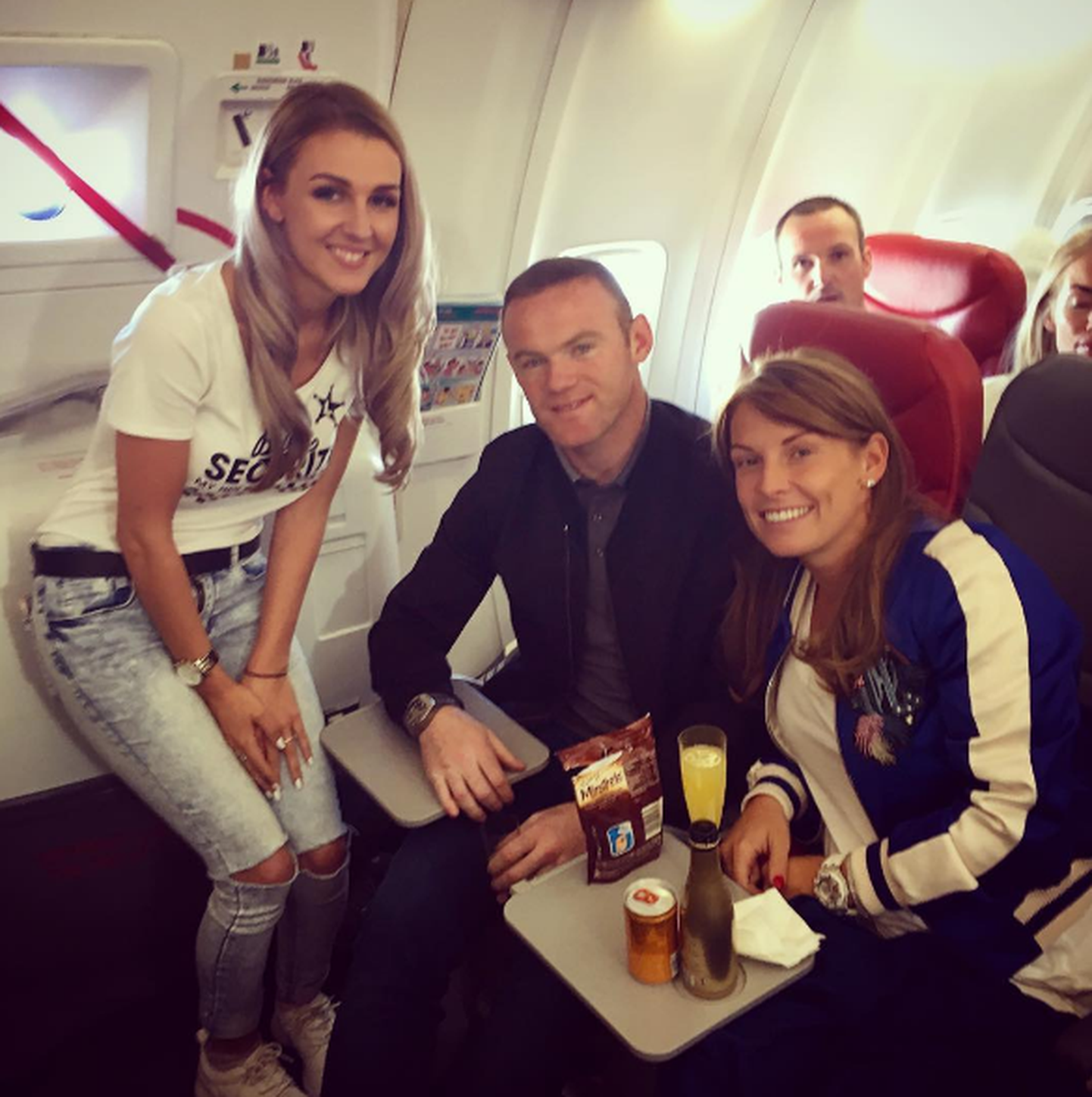 Wayne Rooney lendab odavlennufirmaga Ibizale