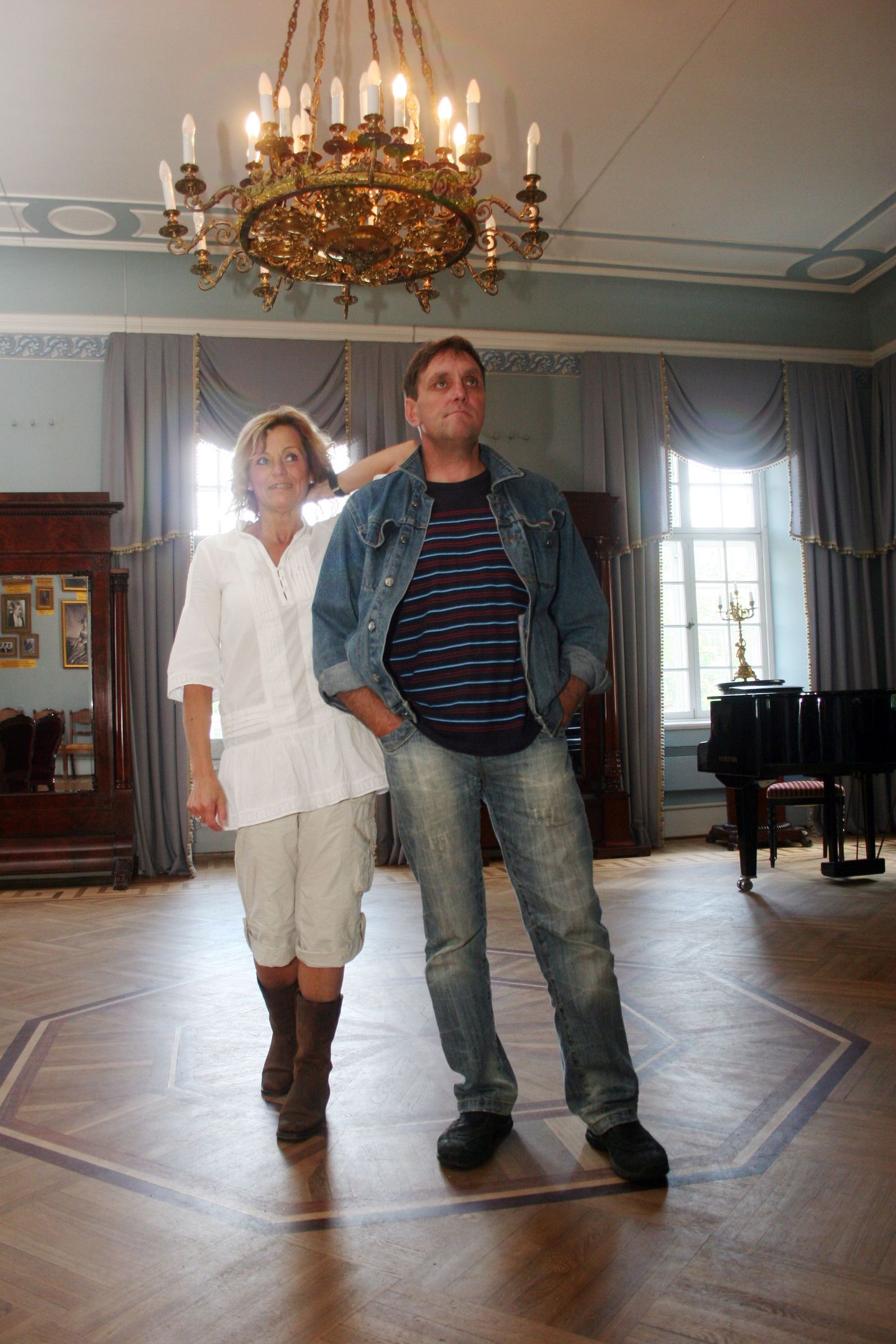 Anne Veesaar ja Erik Ruus palmse mõisas.