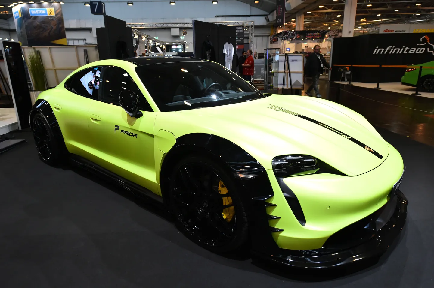 Porsche Taycan automessil