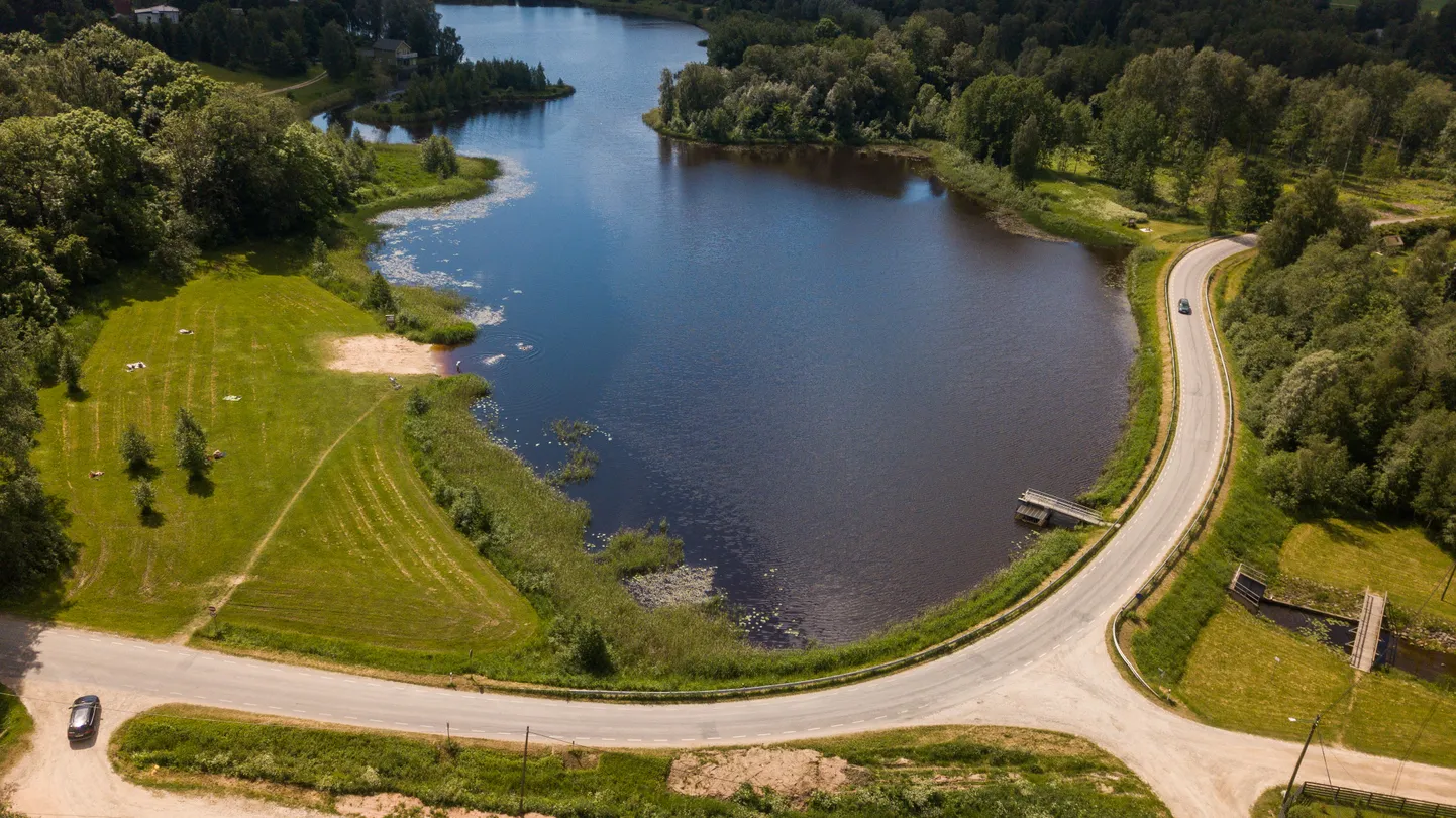 Külitsei järve läks ujuma 69-aastane mees, kes jäi kadunuks. Tema otsingud veel kestavad.