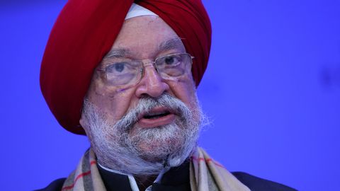 India minister: Nafta hind kahekordistuks, kui India ei kaupleks Venemaaga