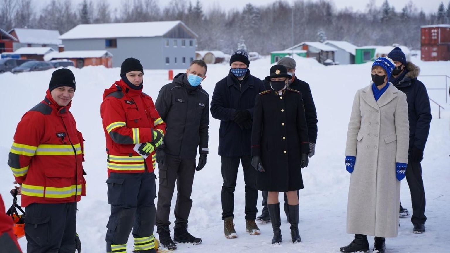 President Kersti Kaljulaid külastas Väike-Maarjas päästekadettide lõpusõda.