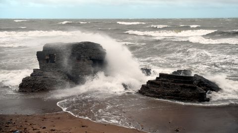 Jūras piekrastes tuvumā vējš brāzmās sasniedzis vētras spēku