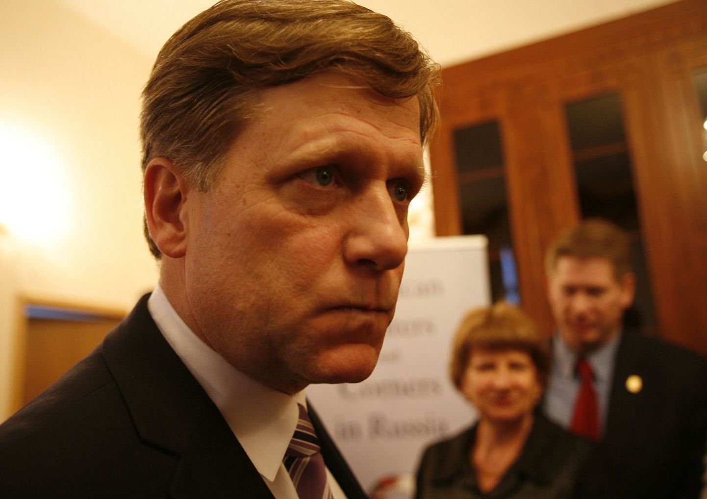 USA suursaadikut Venemaal Michael McFauli teevad kõige enam murelikuks vildakad stereotüübid ameeriklastest ja venelastest Vene ajakirjanduses.