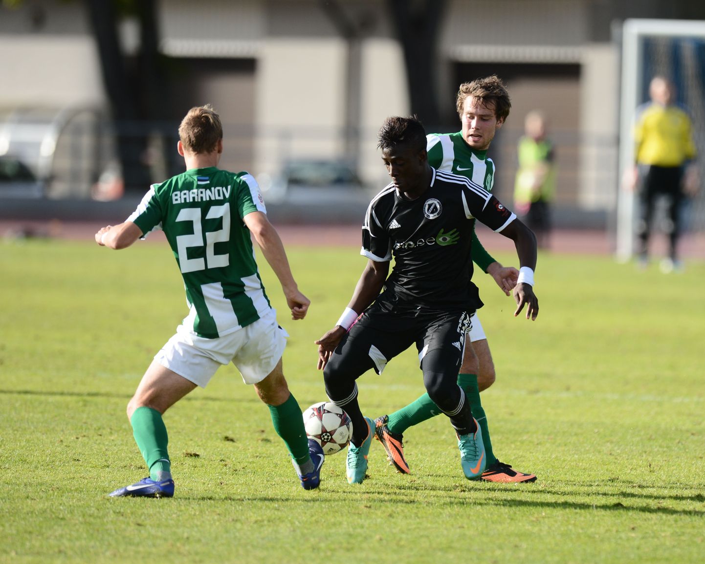 Allan-Axel Kimbaloula kohtumises FC Flora vastu.