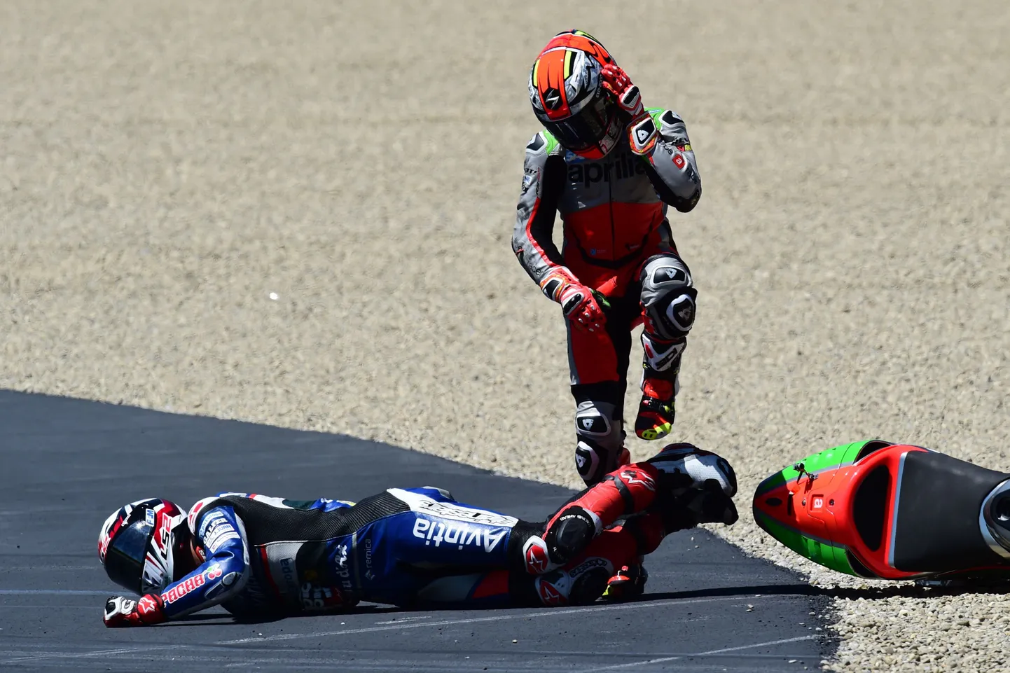 Loris Baz (pikali)