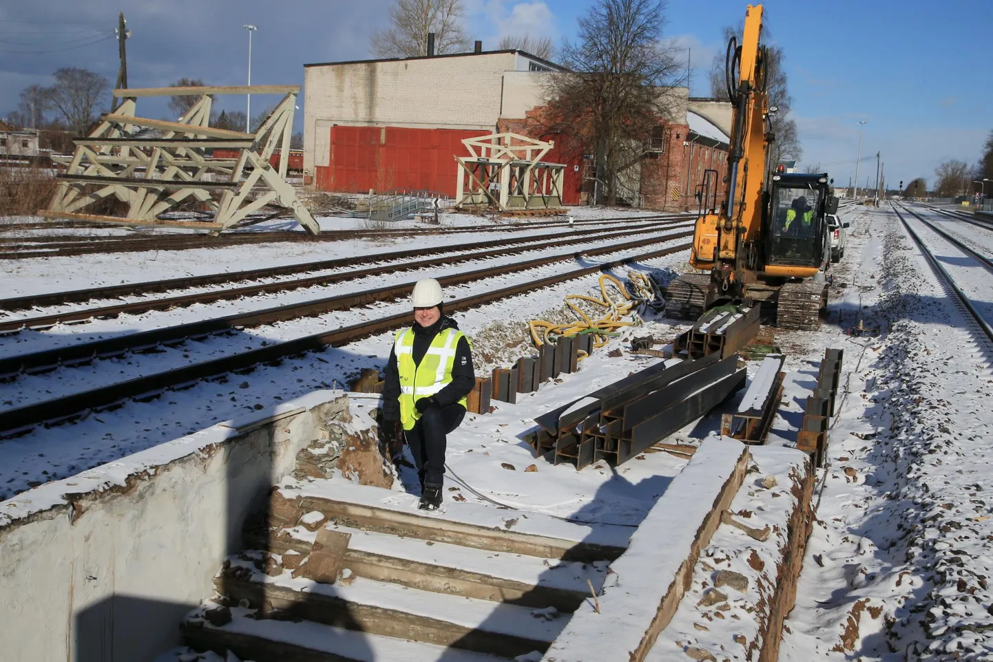 Tunnelisse viivat üht treppi saab veel kasutada, teist lammutatakse, rääkis Eesti Raudtee projektijuht Rene Pruunsild.