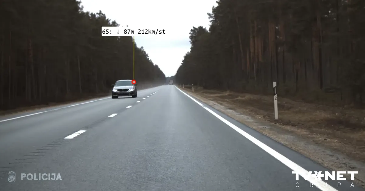 Водитель BMW по Таллиннскому шоссе несся со скоростью 212 км/ч и был ...