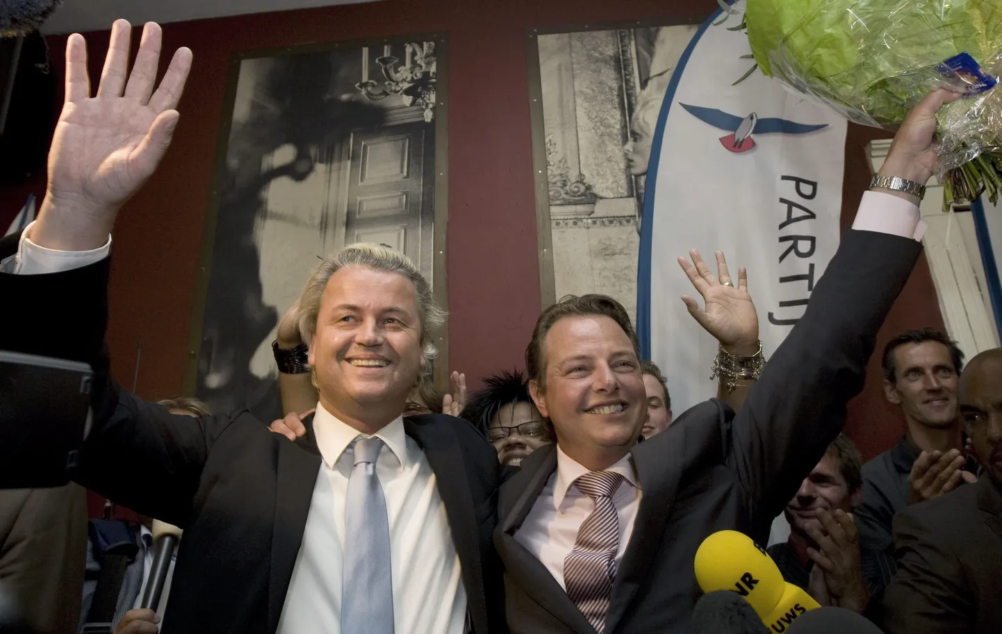Geert Wilders (vasakul) ja samasse erakonda kuuluv Barry Madlener võivad valimistulemuste üle rõõmustada.