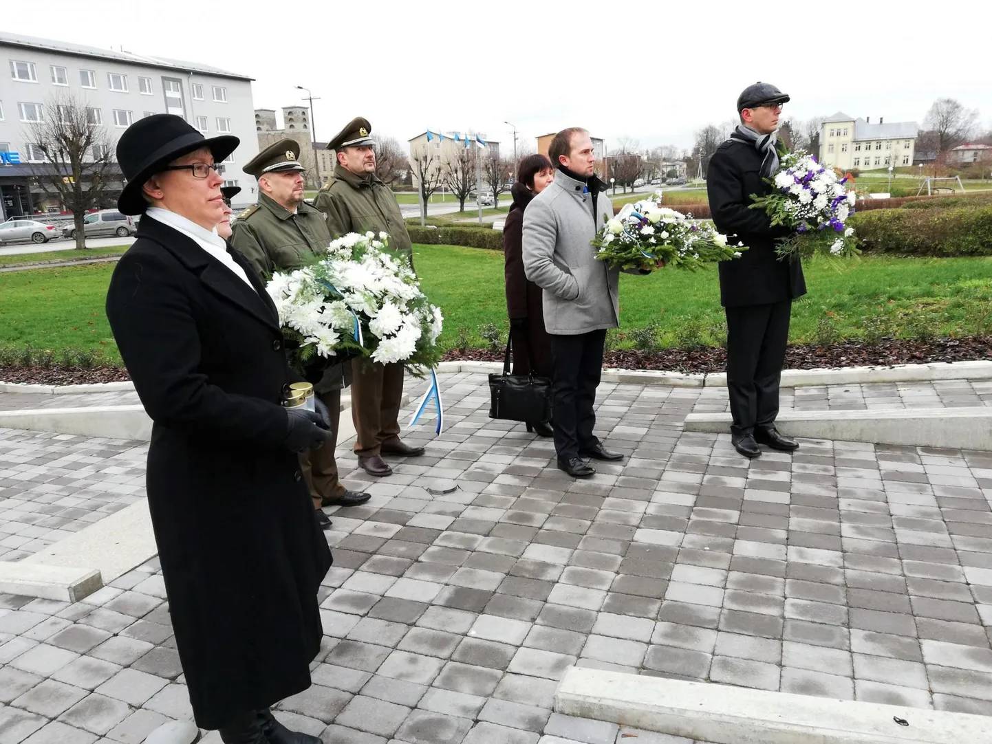 Kaitseliidu 100. sünnipäeva tähistamiseks seati vabadussõja mälestusmärgi jalamile pärjad.