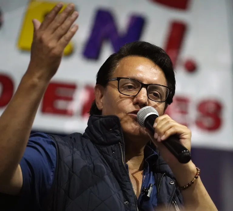 Кандидат в президенты Эквадора Фернандо Вильявисенсио незадолго до убийства