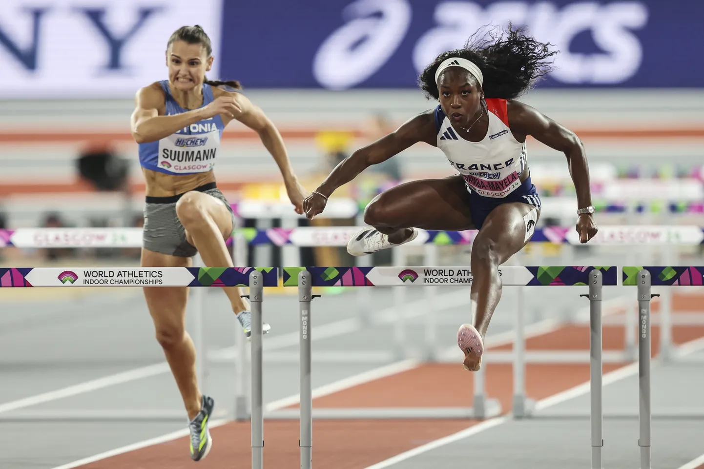 Diana Suumann (vasakul) jooksis end MMi poolfinaali.