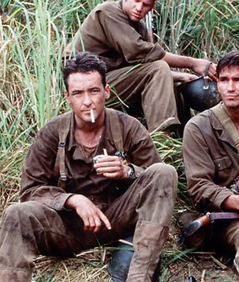 Džons Kjūsaks filmā «Tievā sarkanā līnija»