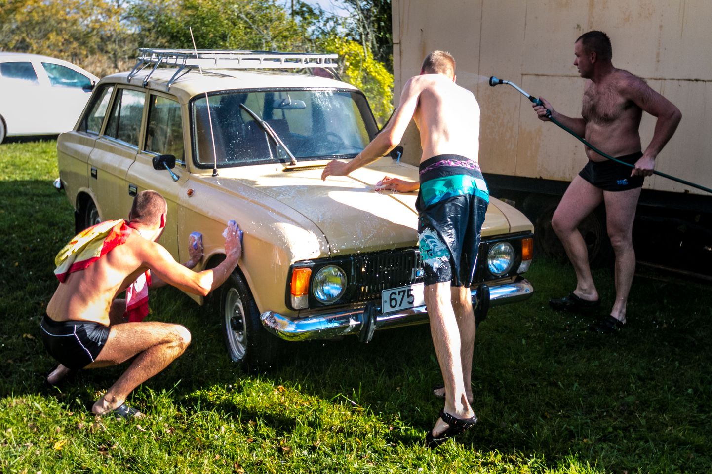 Mullusel Tõrva saunafestivalil tuli lüüa läikima ka ühe saunaomaniku auto.