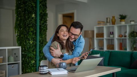 Kas elad koos karjääritapja või edumootoriga? Partneri isiksus võib su palga paika panna