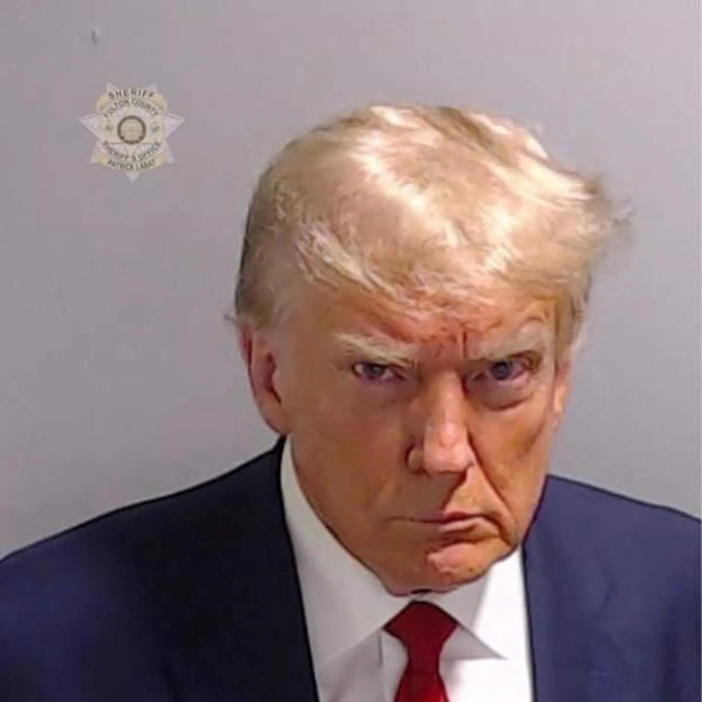 Это первое в истории официальное тюремное фото президента США