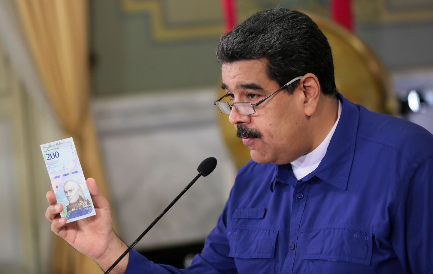 Venezuela president Nicolas Maduro tutvustas uut valuutat.