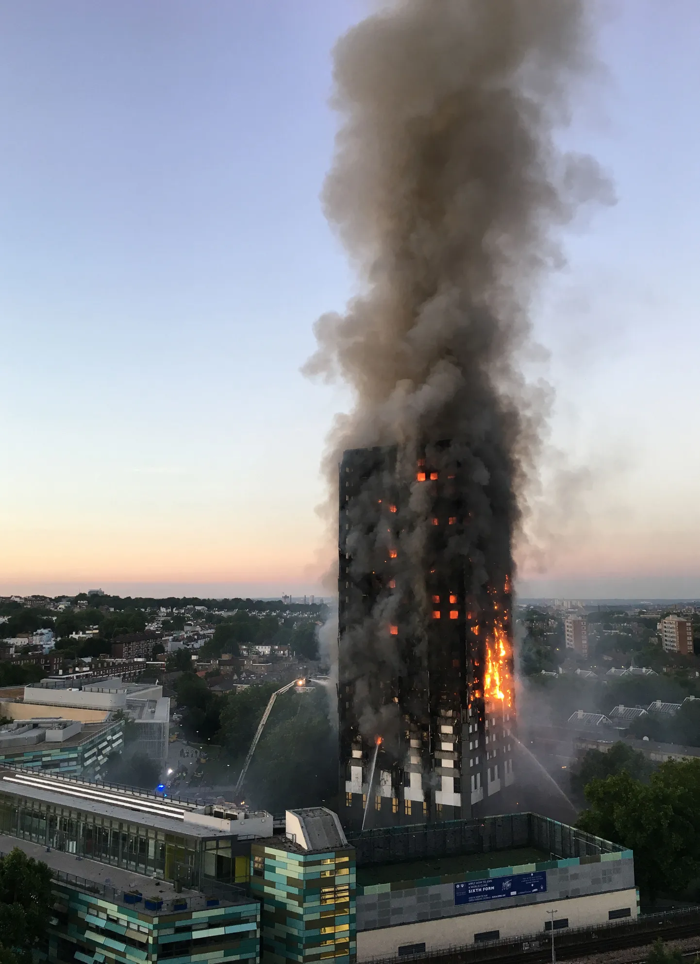 Põleng Grenfell Toweris.
