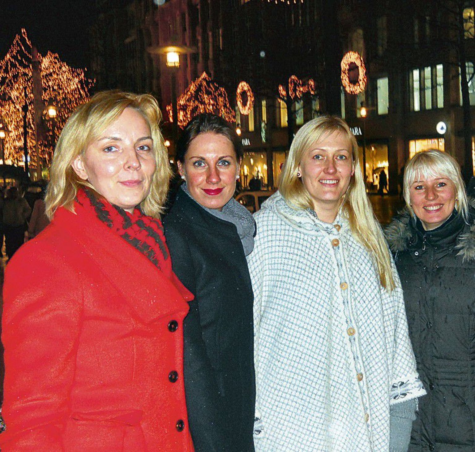 Hamburgi eestlannad: Riina Leminsky (vasakult), Kerttu Jõgi, Laura Balzer ja Ave Vals.