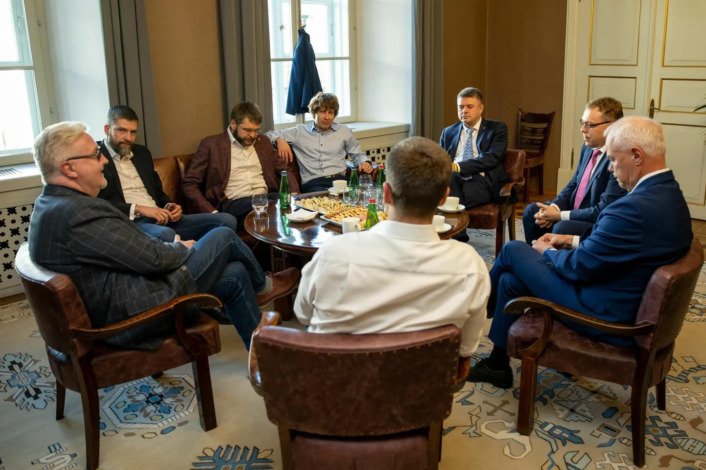 Riigikogu vanematekogu pead murdmas, kuidas ületada obstruktsiooni.