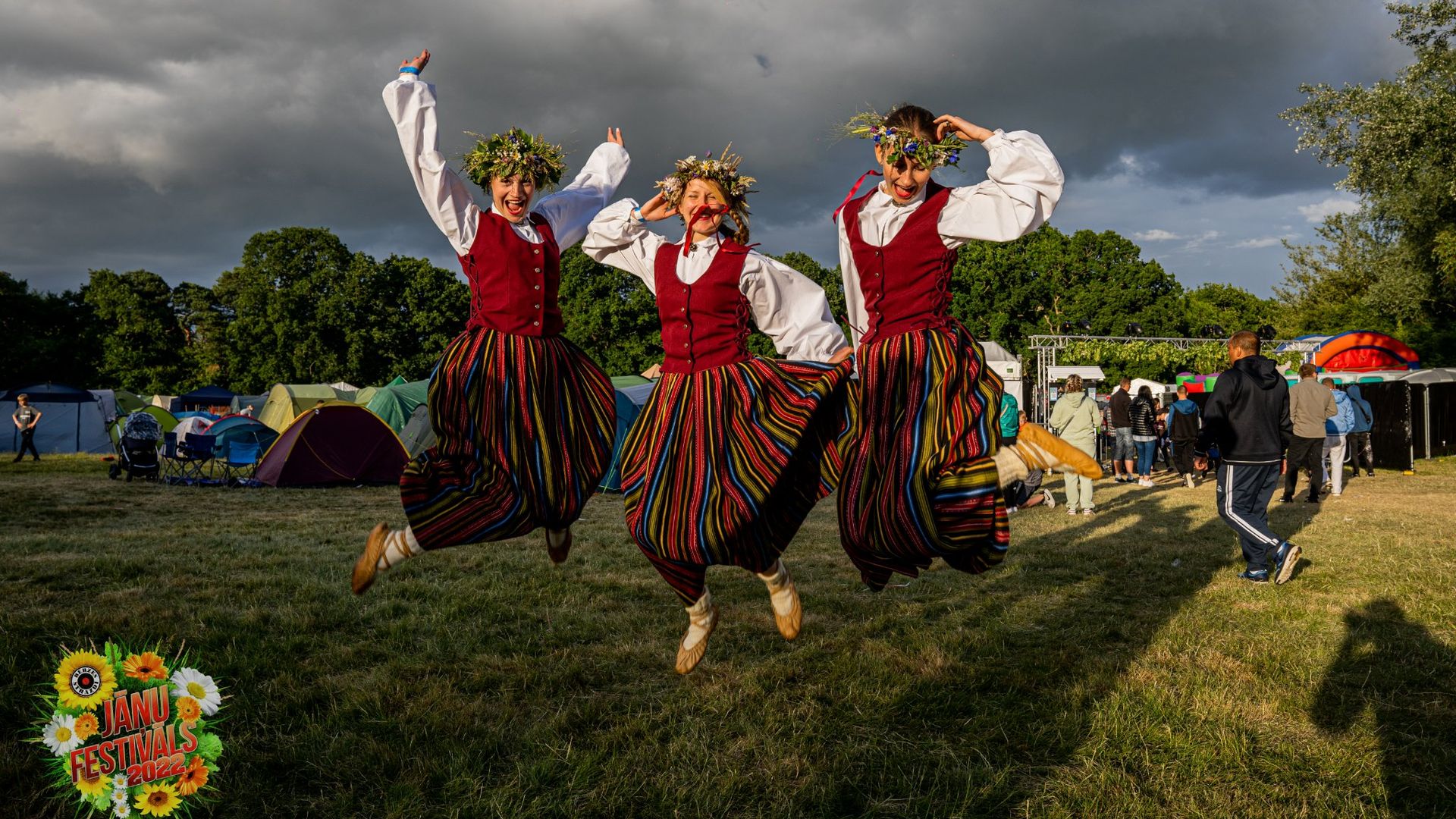 Notiks vērienīgākās Jāņu svinības Apvienotajā Karalistē – Bērzes Strazdu  Jāņu festivāls