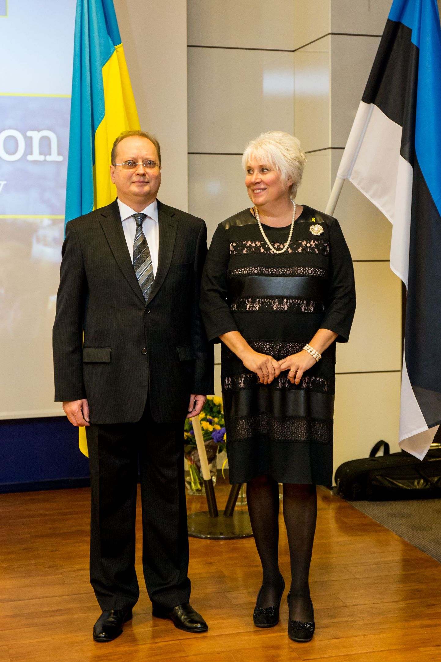 Посол Украины в Эстонии Виктор Крыжановский и министр иностранных дел Марина Кальюранд.