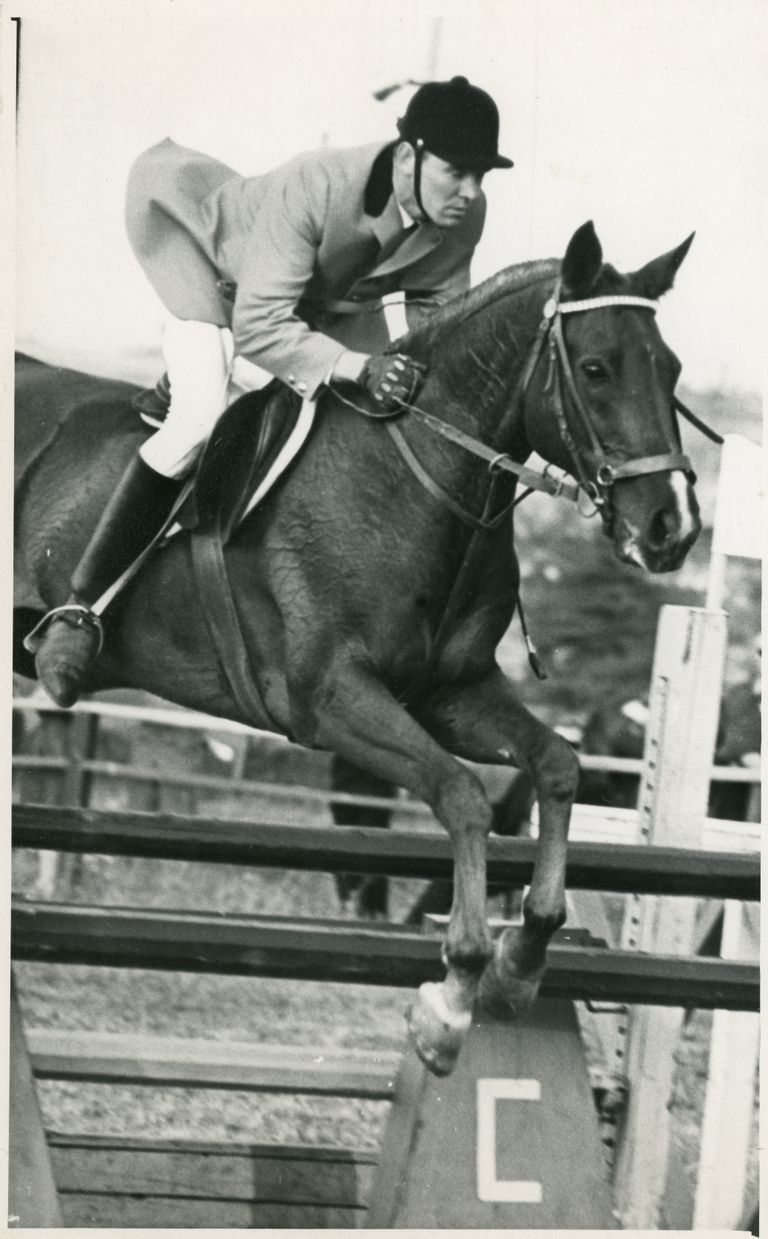 Jüri Villemson hobusel Poolus NSVL meistrivõistlustel 1967.a.