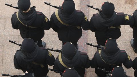 Krievijā plāno iesaukšanu armijā organizēt visa gada garumā