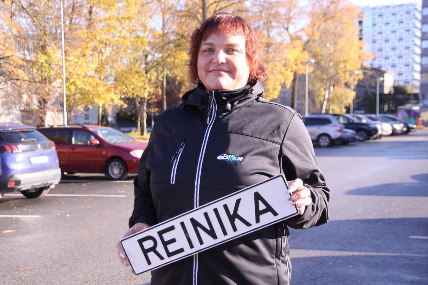 Rekkajuhi nimesildi tellis Reinika Tatter juba eelmise aasta detsembris ja oma esimesel sõidul sättis ta selle kenasti esiklaasile.