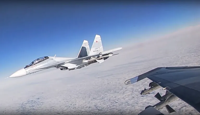 Vene hävituslennuk SU-30. Foto on illustratiivne.