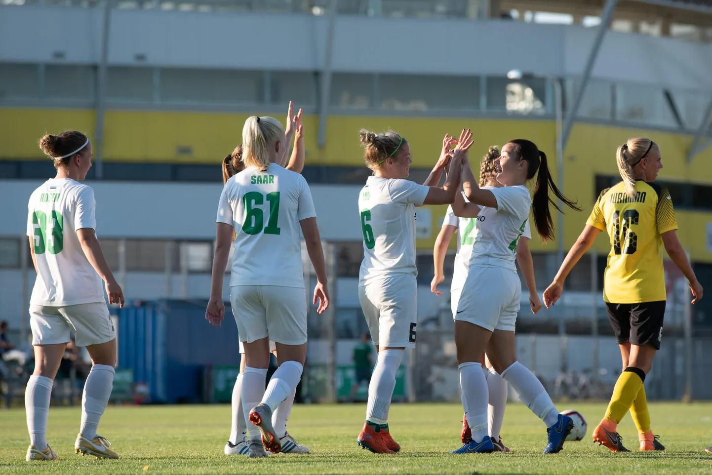Tallinna FC Flora jalgpallinaiskond võõrustab ühte Meistrite liiga valikturniiri vastast Rakvere staadionil.