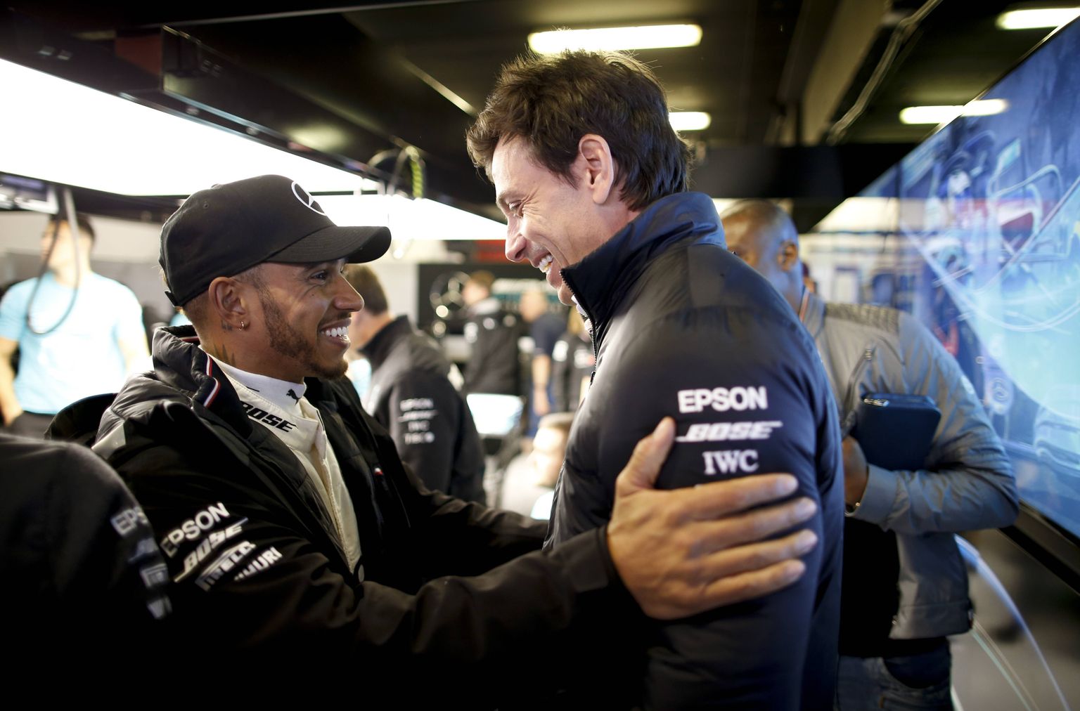 Lewis Hamilton (vasakul) ja Toto Wolff.