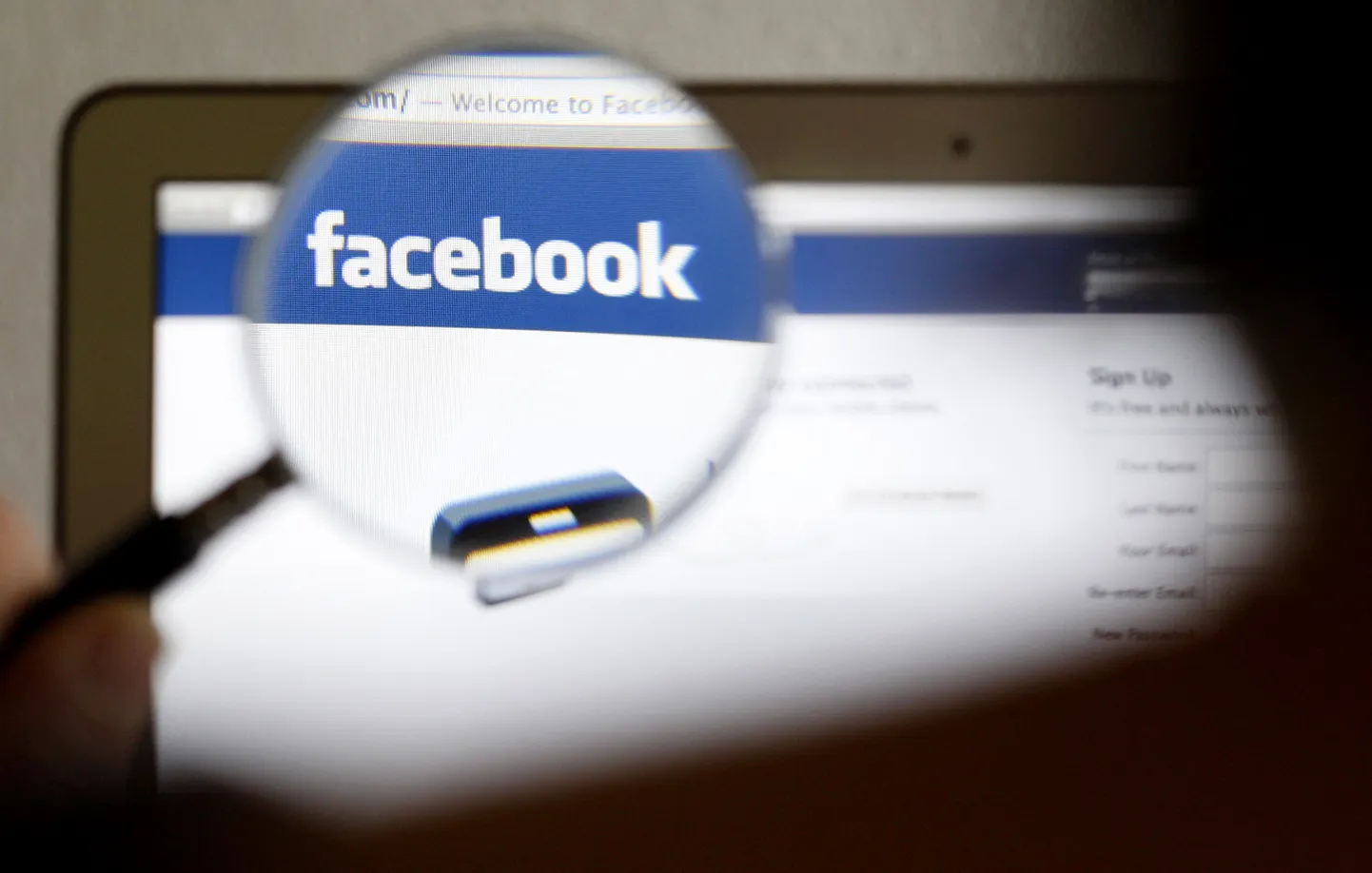 Facebookis raha lehvitamine tõi röövlid kohale