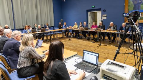 Põhja-Sakala võimu kaalukeeled loodetud muutust ei näe. «Kahe jõugu süsteem jätkub.»