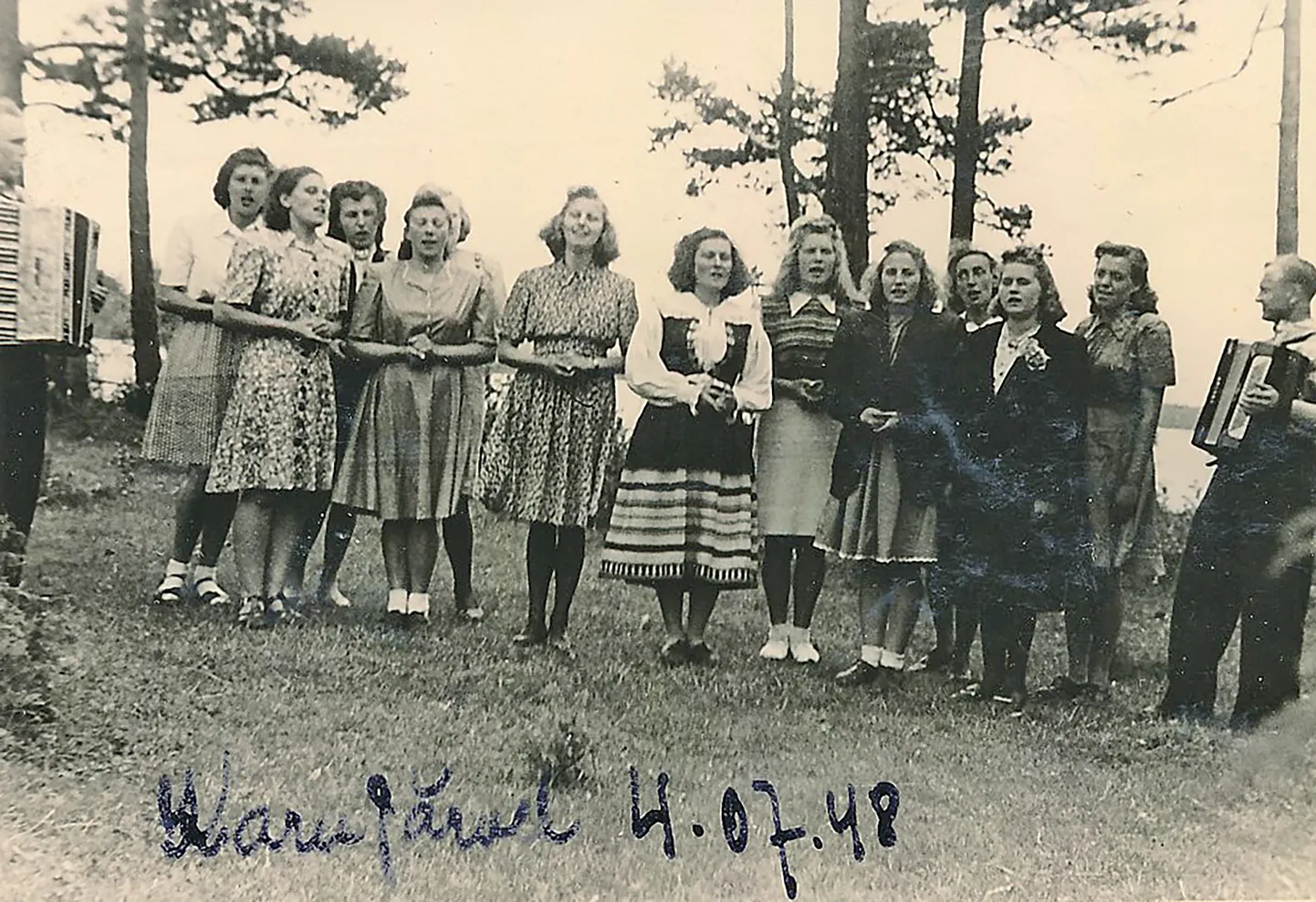 Kooperaatorite naisansambel 1948. aastal.