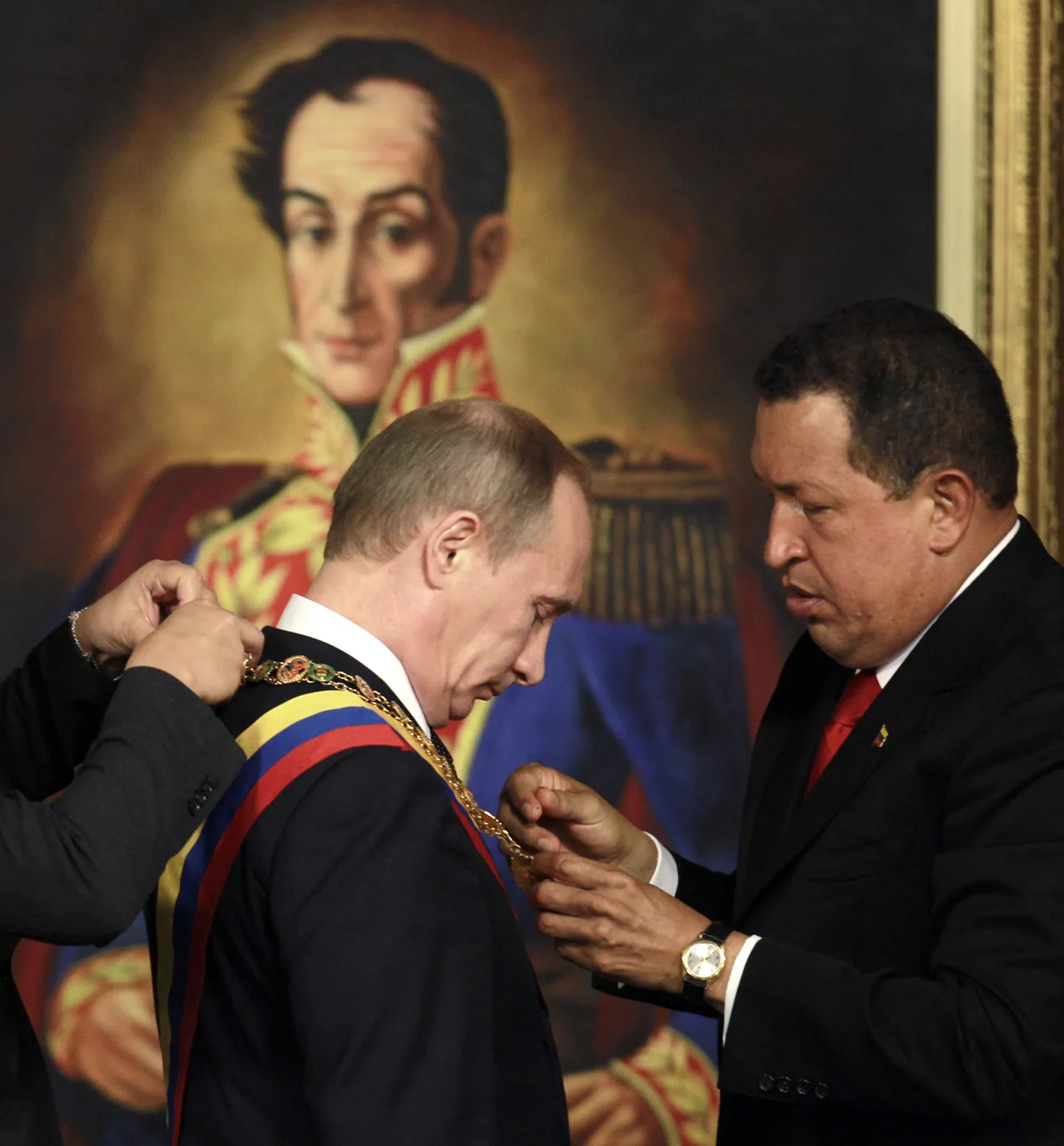 Премьер-министр РФ Владимир Путин (слева) и президент Венесуэлы Уго Чавес.
