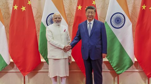 Hiina juht Xi ja India peaminister Modi kohtusid Tianjinis
