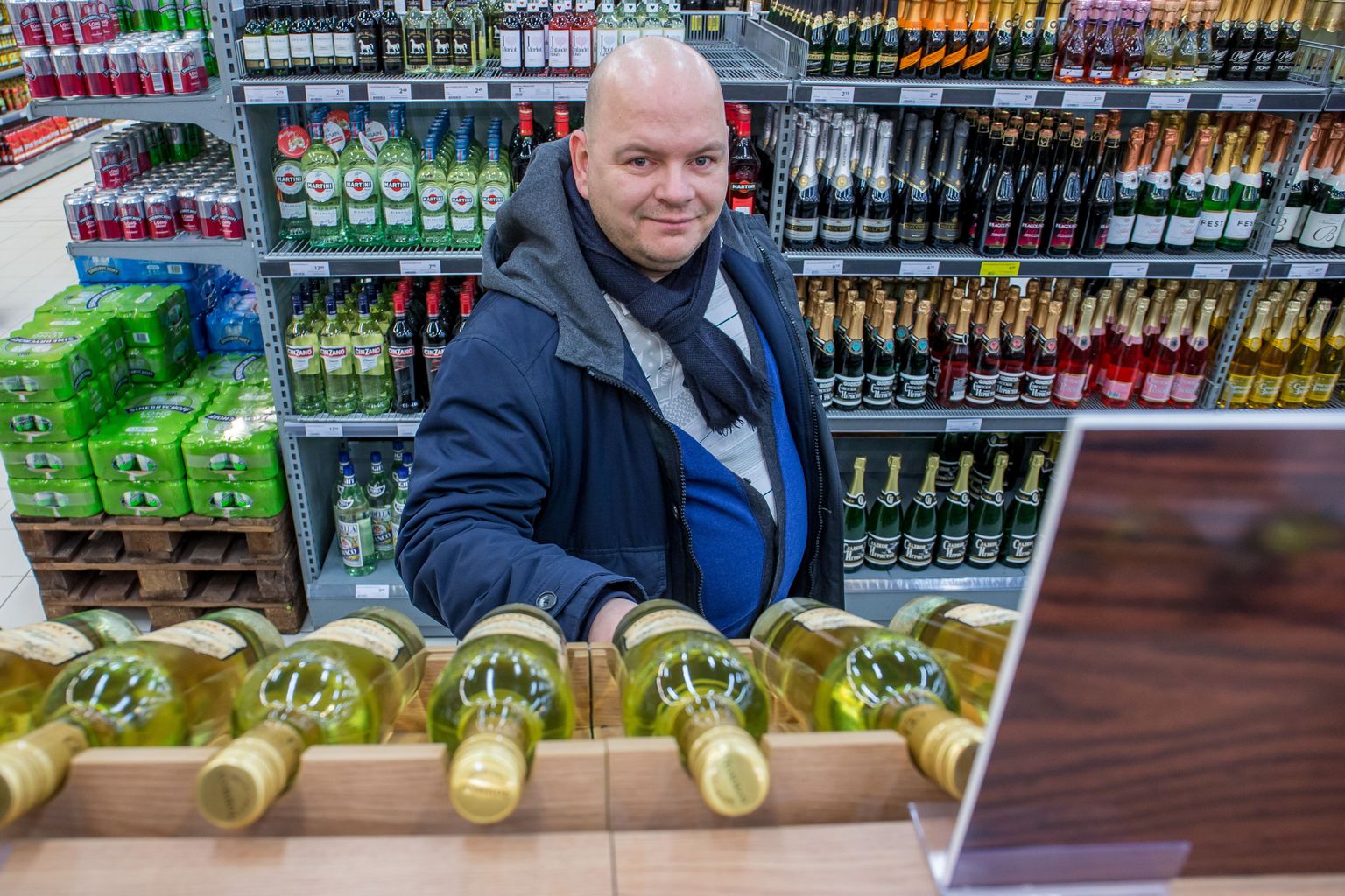 Eesti Sommeljeede Assotsiatsiooni juhtiv Kristjan Markii soovitab veini valimise eel panna paika, millise riigi, milliste viinamarjadest ja mis hinnaklassi rüüpeid hakata poeriiulitel silmitsema.