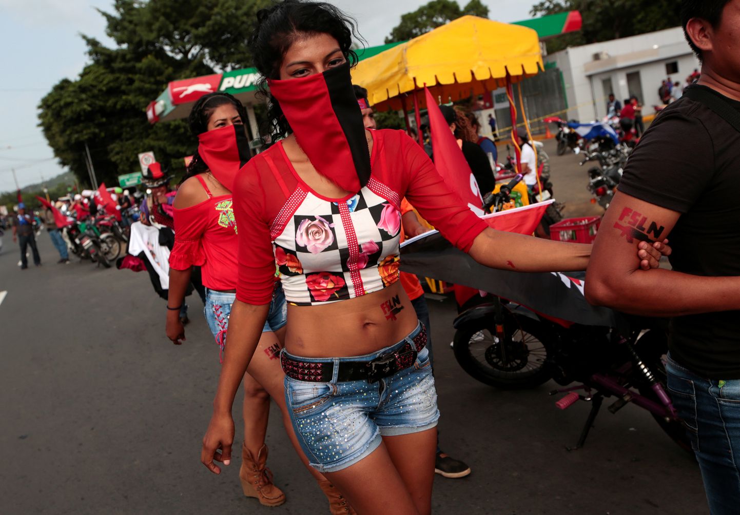 Nicaragua valitsusmeelsed meeleavaldajad.
