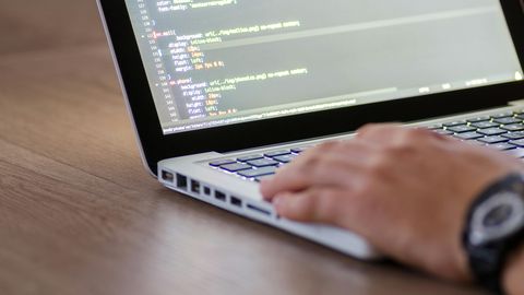 Raamatupidajad ei muutu koodriteks, aga AI muudab nende tööd