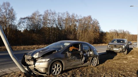 FOTOD ⟩ Tallinnas põrkasid kokku kaks sõiduautot