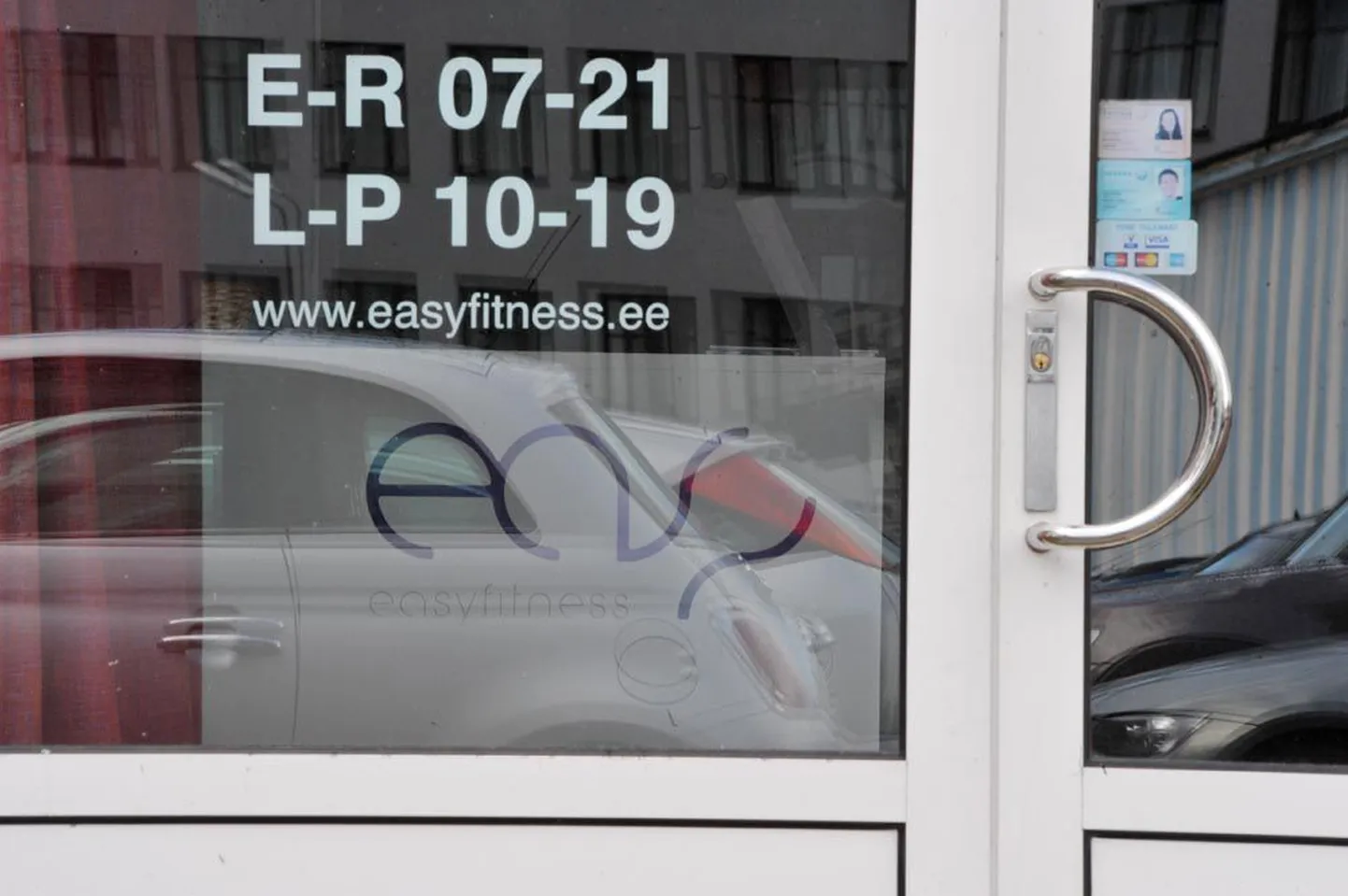 Easy Fitnessi uks on lukus ja klientidel ega endistel töötajatel sinna enam asja ei ole.